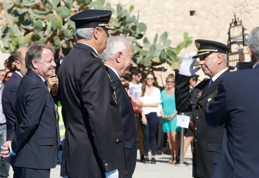 Un momento del acto de la Policía en el Castillo de Santa Bárbara.