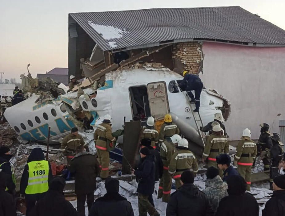 Al menos 12 muertos en un accidente aéreo en Almatý, Kazajistán