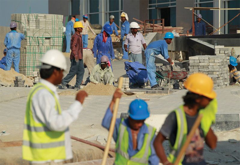 Obreros trabajando en Qatar