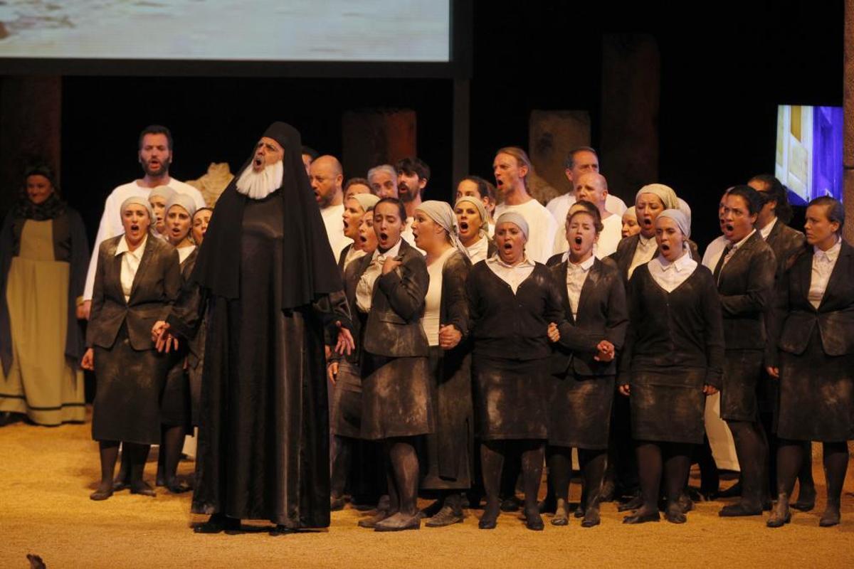 Amigos de la Ópera alzó el telón de su temporada con un lleno en el Teatro Afundación