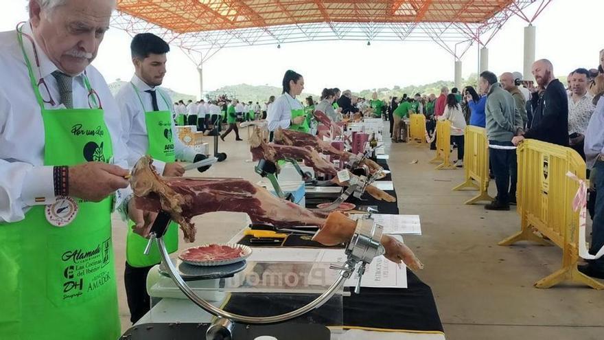 Gastronomía y solidaridad volverán a darse la mano en Plasencia con el encuentro de cortadores de jamón