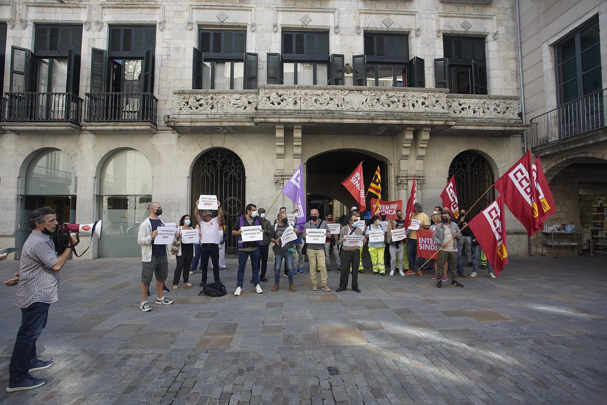 Treballadors de Girona+Neta lamenten que els «criminalitzin» per la brutícia i ho atribueixen a «retallades encobertes»