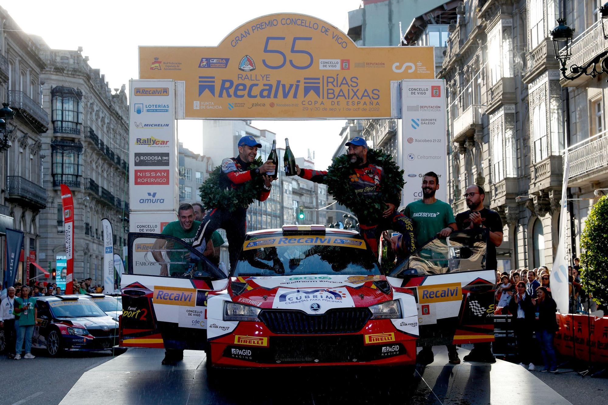 Víctor Senra arrasa en el Rallye Rías Baixas