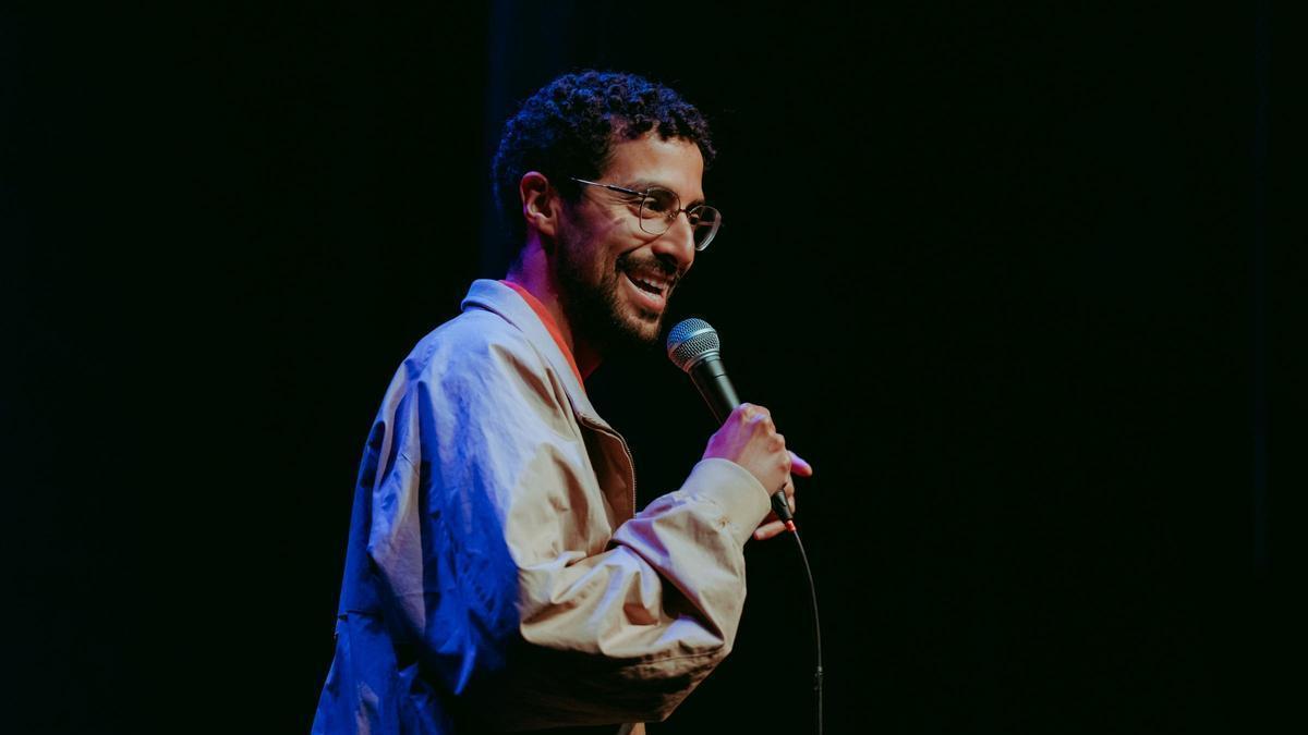 Von-Mallorca-zur-Primetime-Wie-Yunez-Chaib-in-Spaniens-bekanntester-Late-Night-Show-mitmischt