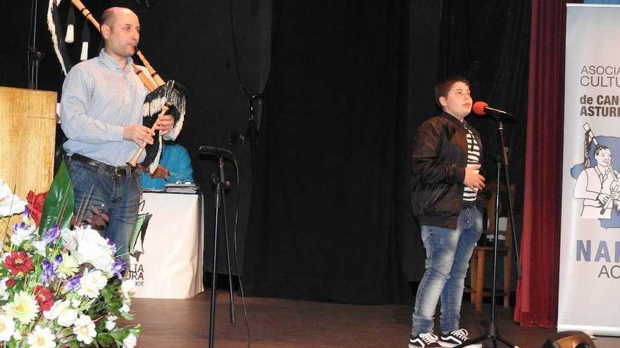 El concurso de tonada cangués celebró su penúltima final