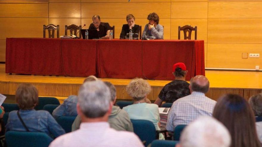 El gobierno local analiza la situación de Aguas de Langreo