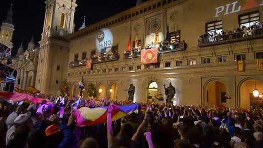 La plaza del Pilar durante el pregón de fiestas