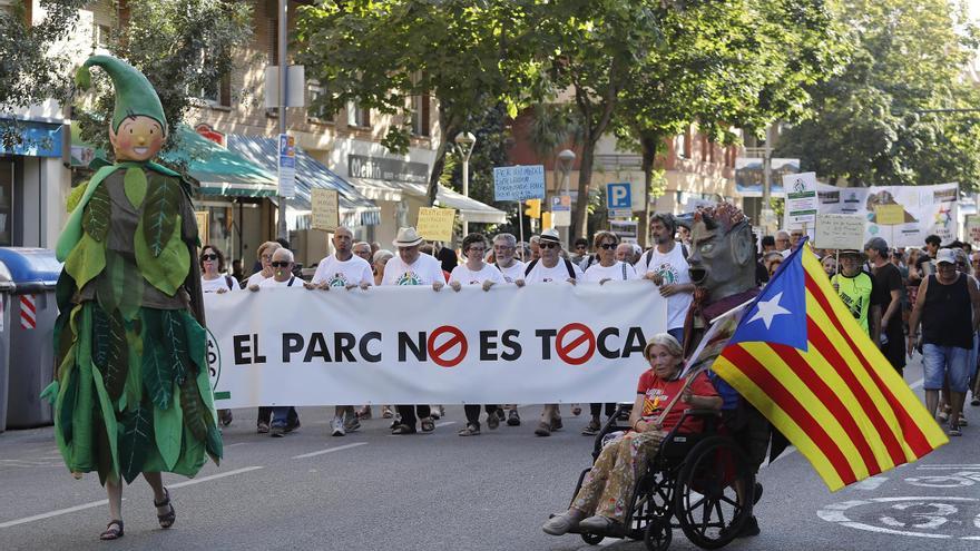 Les imatges de la protesta a Girona per defensar la zona verda del parc Jordi Vilamitjana
