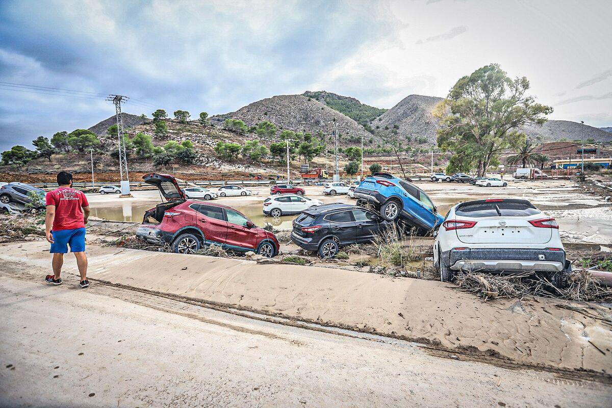 Imagen de cómo quedaron algunos coches tras la DANA de septiembre de 2019 en la Vega Baja