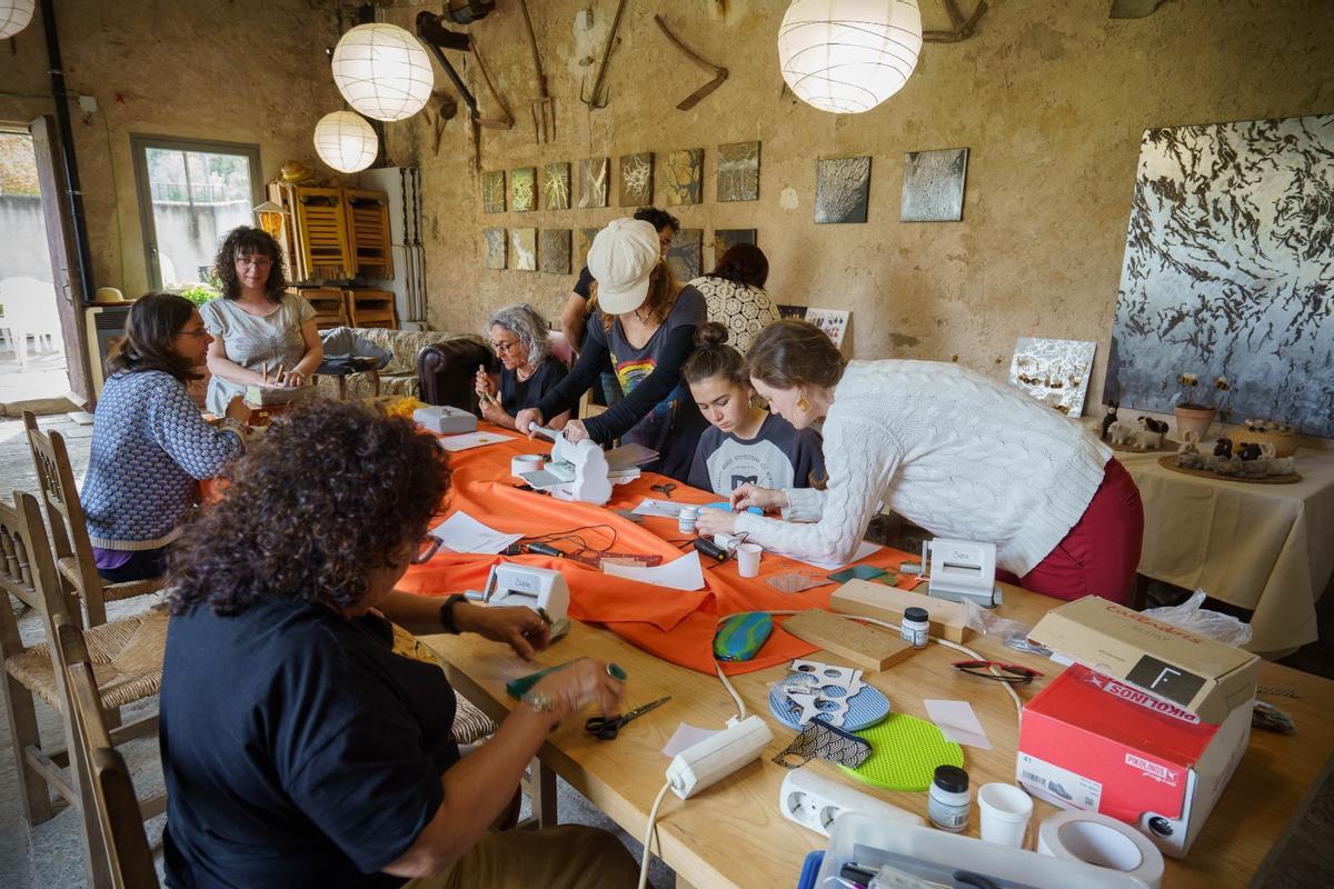 Els Tallers Artisania promouen la cooperació entre artesans de l’Anoia