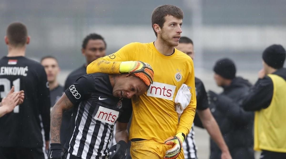 Un futbolista brasiler s'ensorra pels crits racistes de "mico, mico" a Sèrbia