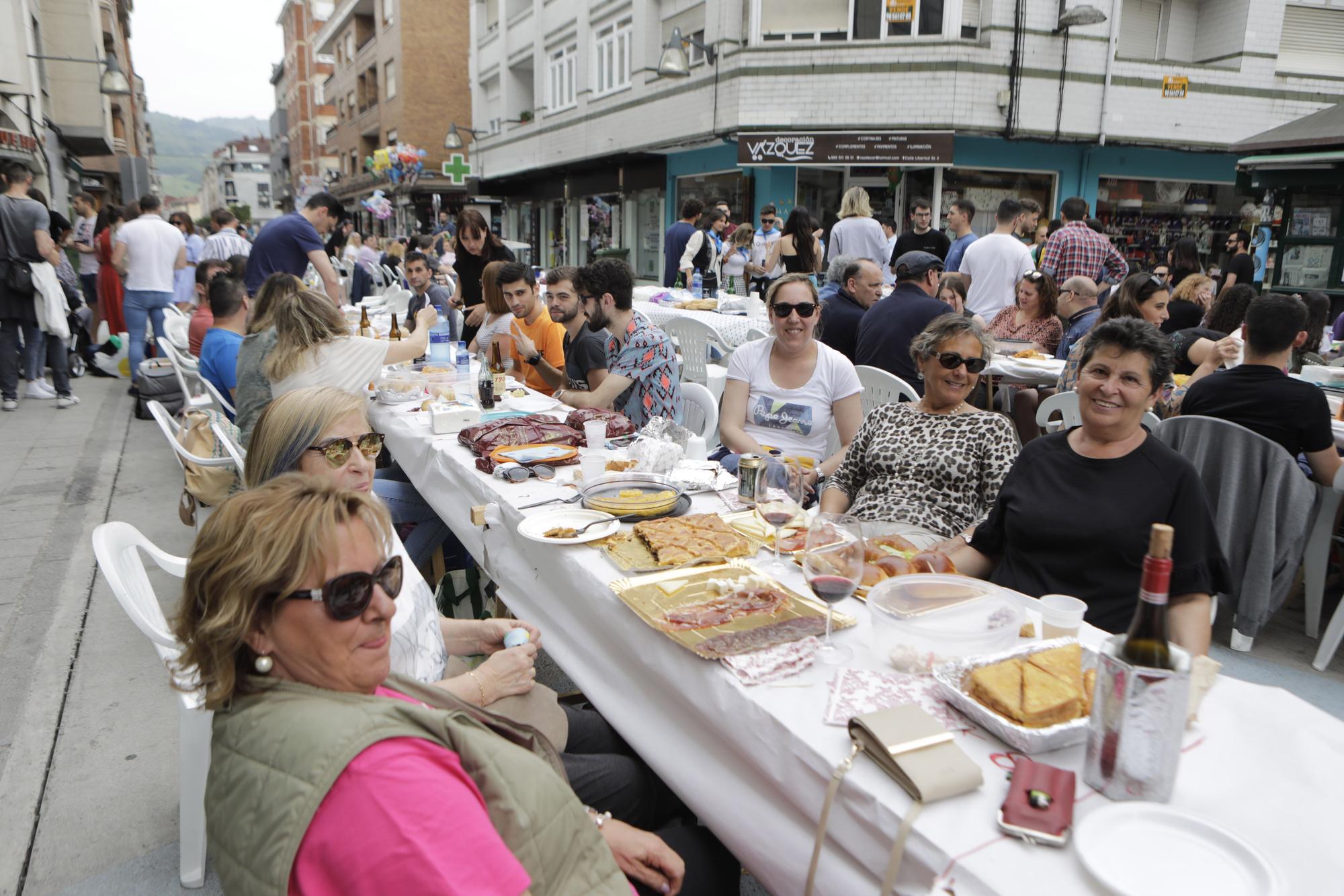 Comida en la calle de Laviana