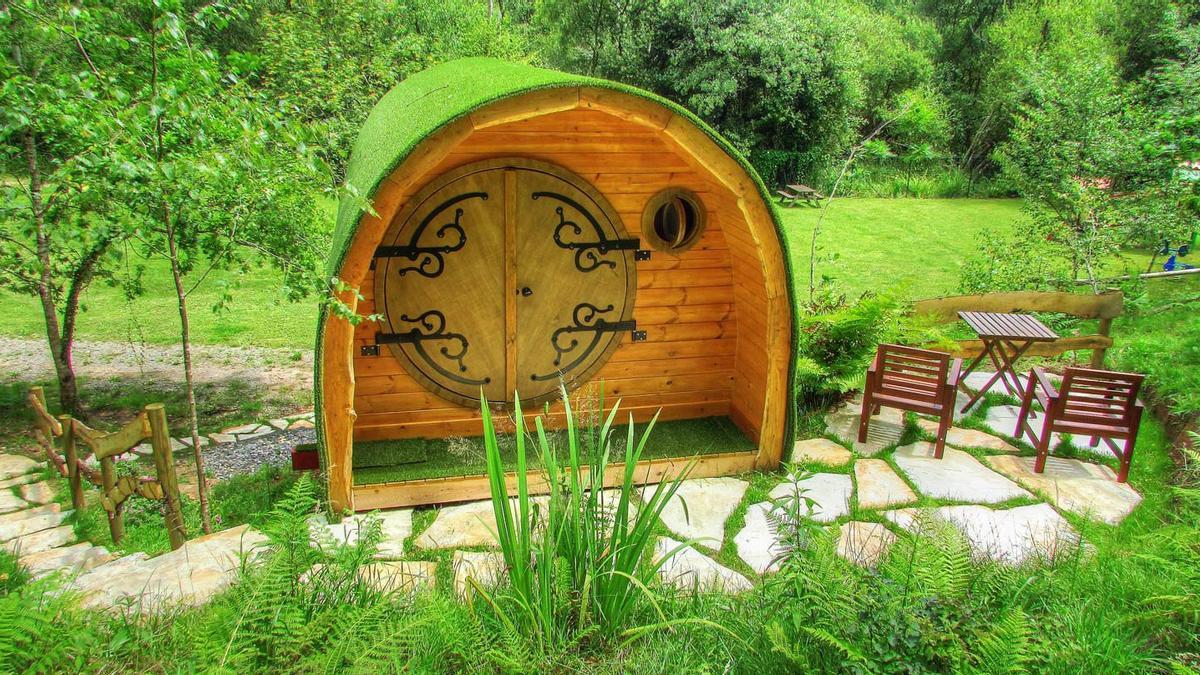 Una &quot;glamping hobbit&quot; en el camping de Ribadesella