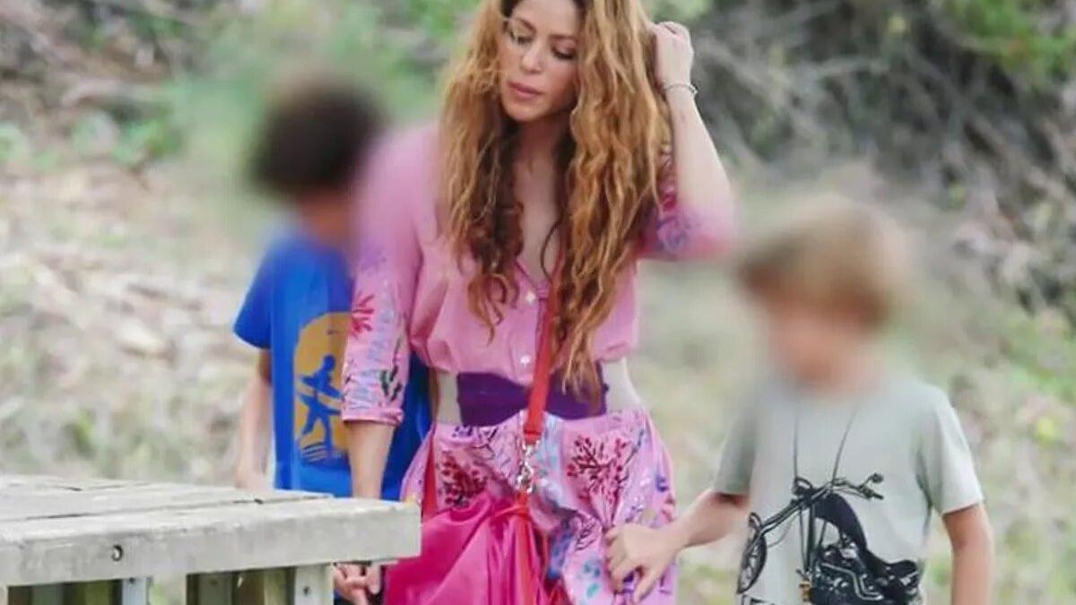 Shakira, junto a sus dos hijos.