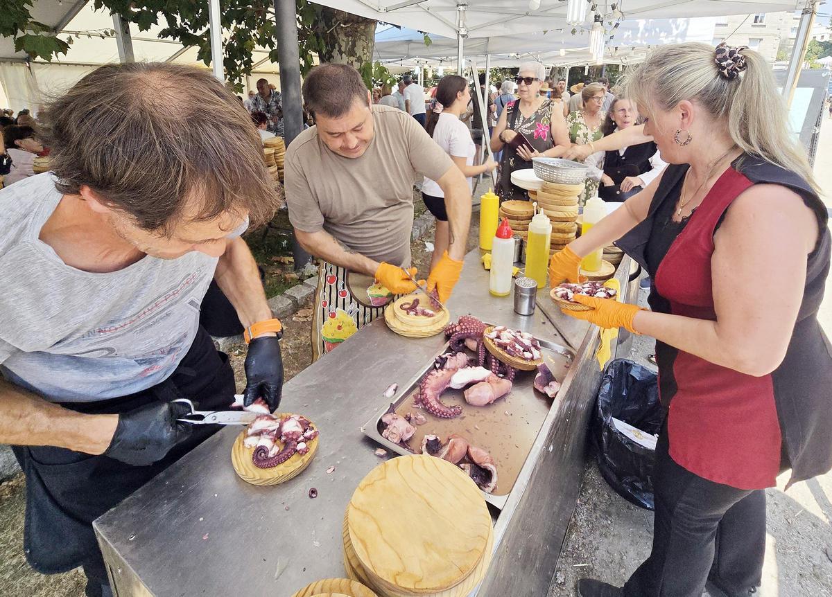 Día grande de las fiestas de San Roque en Vigo, en imágenes
