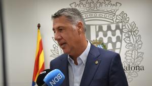Albiol insisteix a frenar la implantació de la ZBE i demana a la ministra Ribera que no «amenaci» Badalona