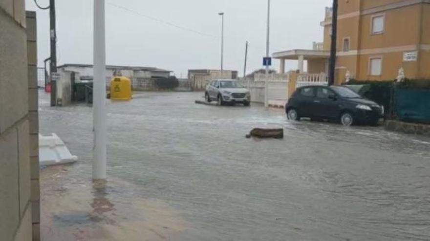 El consistorio evacúa a vecinos de El Brosquil en Cullera por el temporal