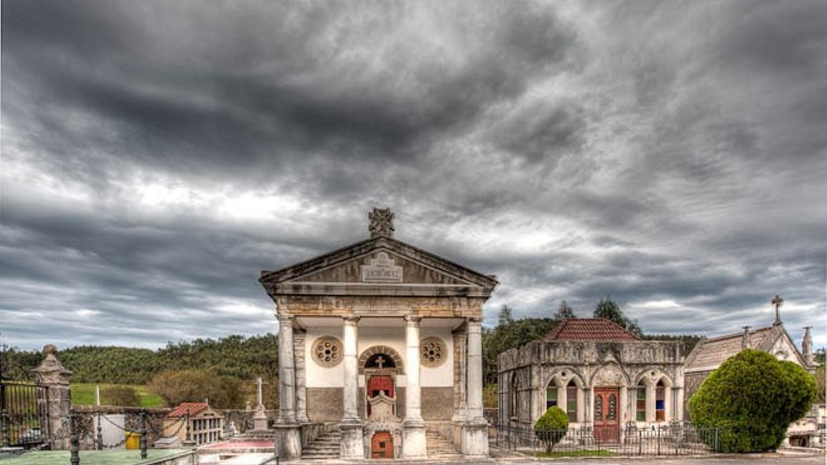 Panteones de Víctor Sánchez y los Ybañez Posada.