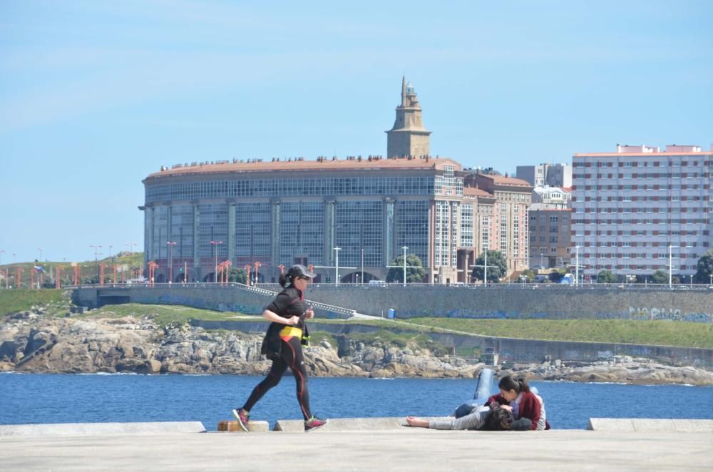 Aire cálido y cielo despejado en A Coruña