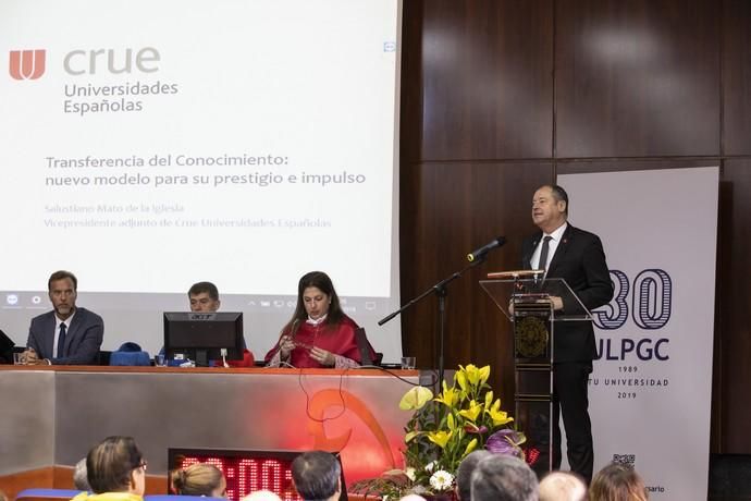 26.01.19. Las Palmas de Gran Canaria. Solemne Acto Académico con motivo de la Investidura de Doctores y Doctoras, que será presidido por el Rector Rafael Robaina. Salón de Actos del Edificio de Ingenierías Industriales y Civiles de la Universidad de Las Palmas de Gran Canaria (Campus de Tafira)  Foto Quique Curbelo