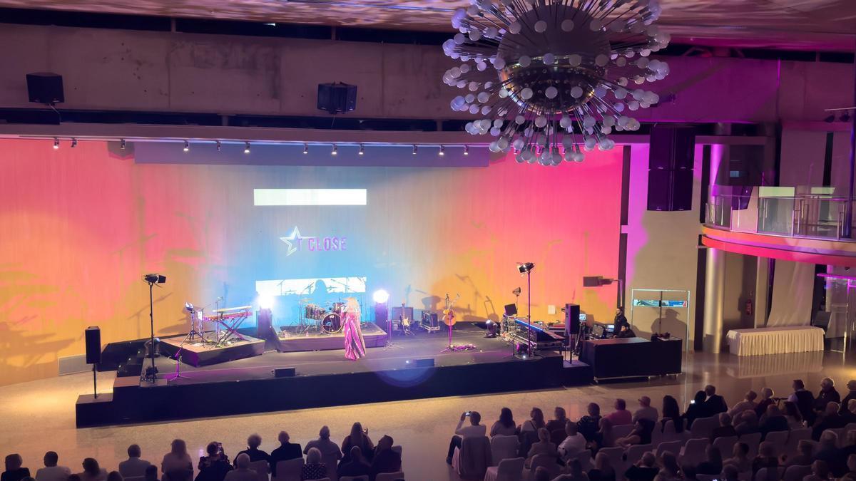 El Gran Hotel Bali refuerza su apuesta por integrar alojamiento, espectáculo y experiencia turística en un mismo entorno.