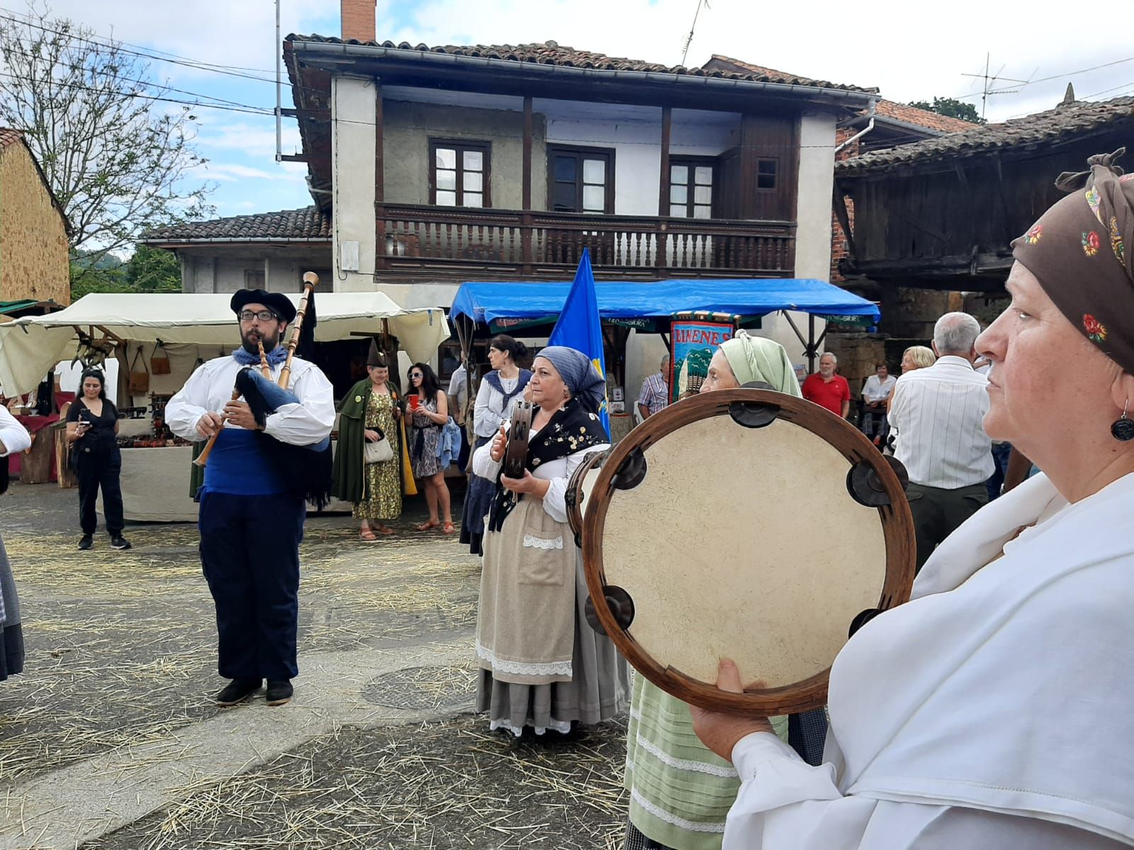 La localidad naveta de Grátila celebra una nueva edición de su mercado tradicional
