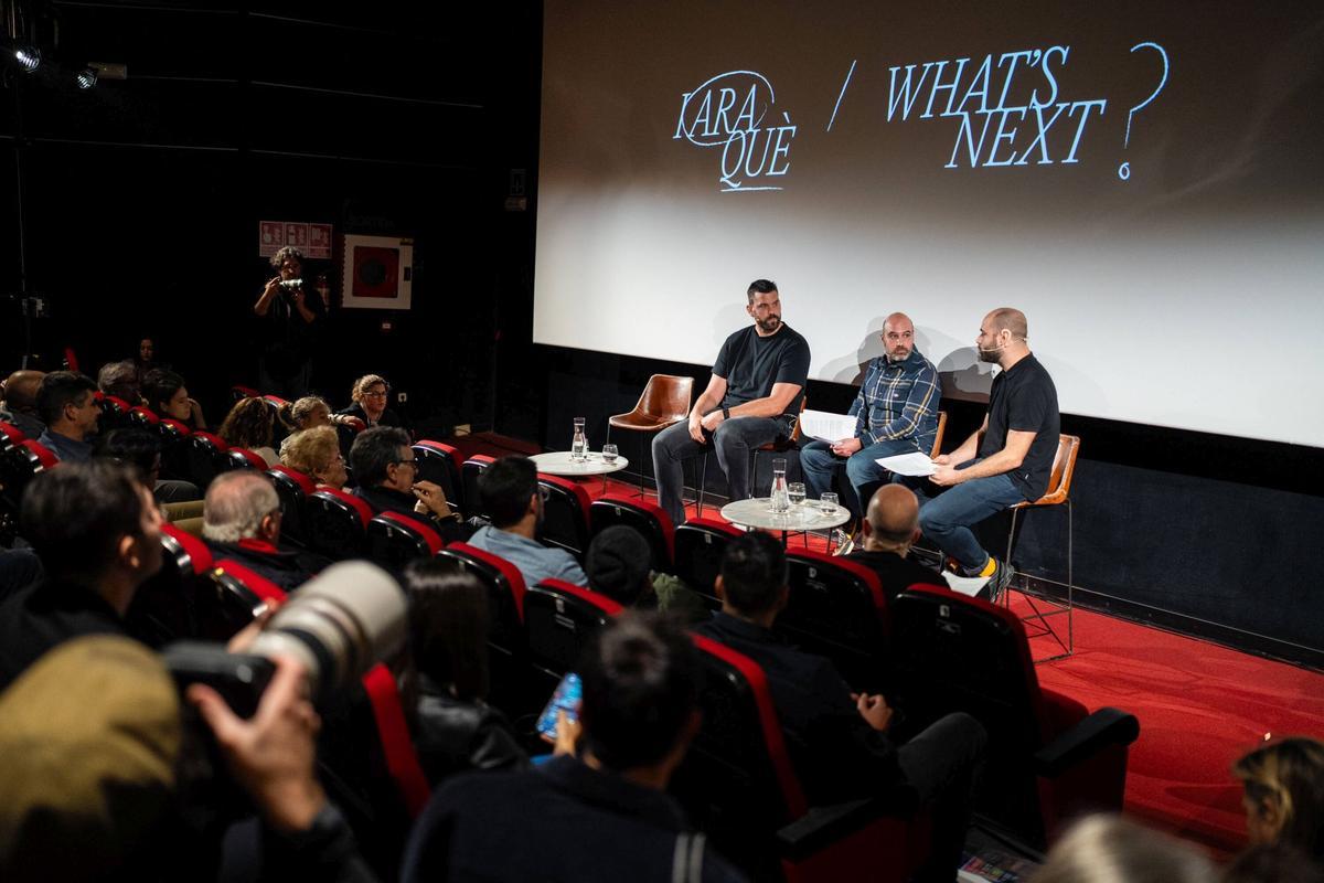 Marc Gasol divulgó este martes un corto y entretenido vídeo que arrastraba un interrogante: y ahora, ¿qué? Con la rueda de prensa convocada para este miércoles en el cine Texas de Barcelona buscó responder a la cuestión. No hacía falta acreditarse como experto en baloncesto, ni indagar en fuentes, para entender que se trataba de la puesta en escena de su retirada como jugador, postergada unos cuantos meses.