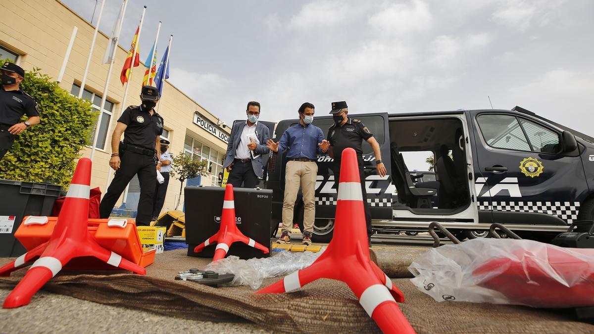 Imagen del vehículo preparado para controles de tráfico y atestados