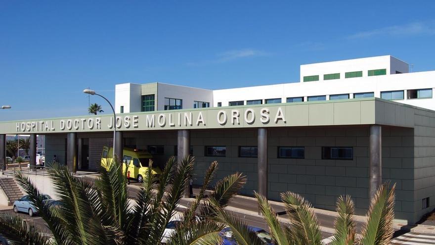 Un varón resulta herido grave tras ser atropellado en la carretera entre Arrecife y San Bartolomé
