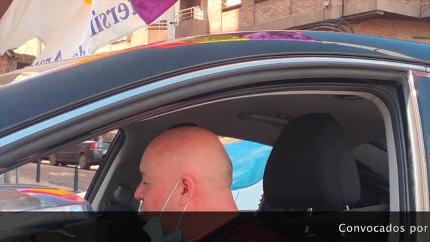 Caravana de coches organizada por Intersindical en Zaragoza