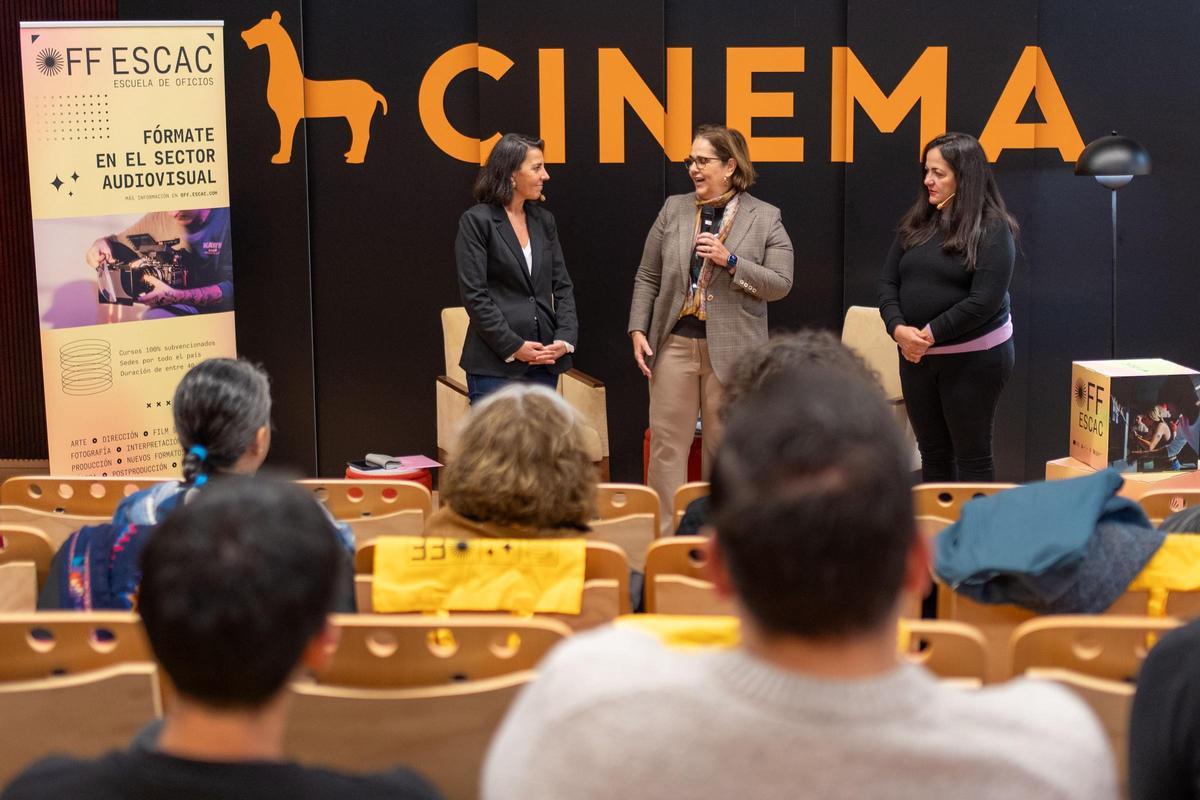 Pilar Crespo, Blanca Torrent y Blanca Rey en el Encuentro OFF ESCAC de Cinema25.
