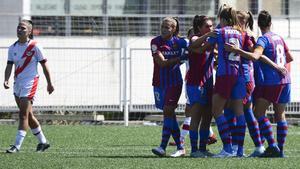 El Barça celebrando el segundo tanto de Aitana