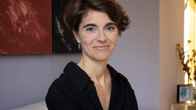 Rosa Martínez, secretària d’Estat de Drets Socials, al seu despatx ministerial. | CLARA RODRÍGUEZ: