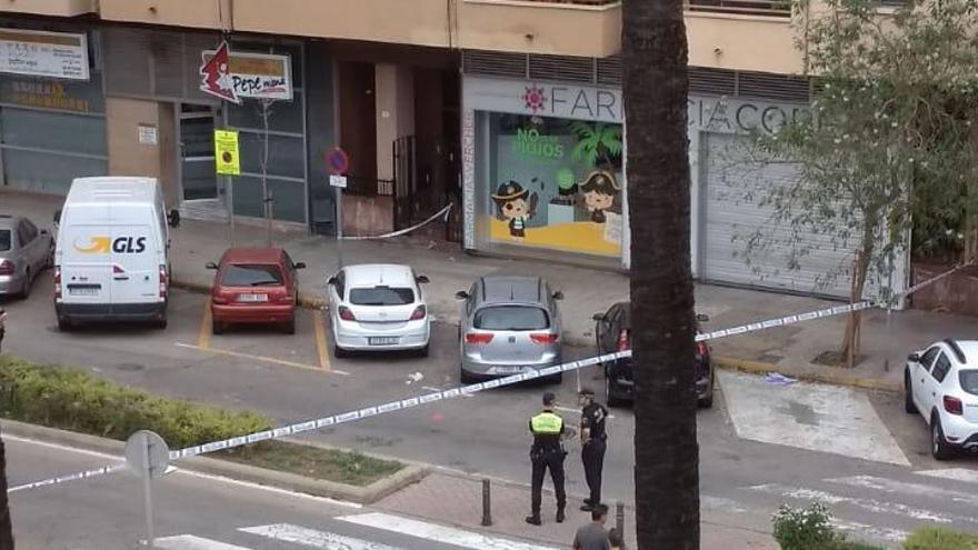 Investigan la muerte de un hombre y su hijo tras caer de un quinto piso en Gandia