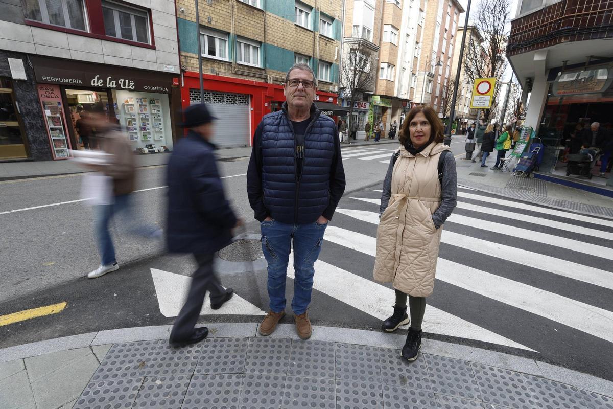 Vecinos de El Llano valoran la renovación de los pasos de peatones en la avenida Schulz, con luces y sombras: “Las obras no son un plato de gusto, pero una vez hechas, se nota la mejora”