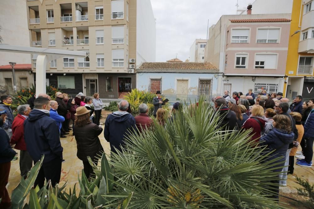 Ars Creatio rememoró este fin de semana con un recorrido teatralizado por Torrevieja el 190 aniversario del terremoto que asoló la comarca de la Vega Baja el 21 de marzo de 1829. Horas después de la r