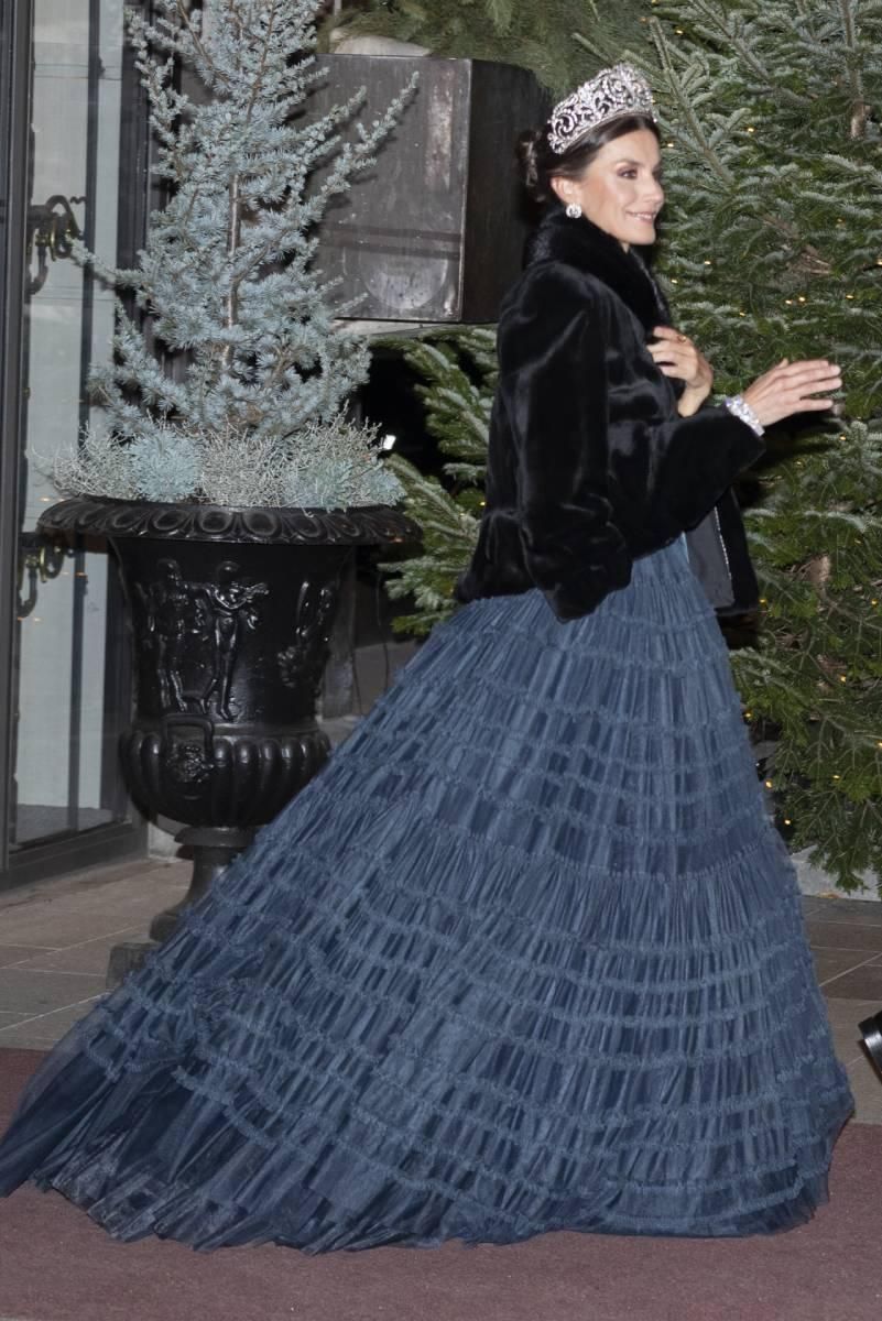 La reina Letizia en la cena de gala en su honor en el Palacio Real de Estocolmo, Suecia