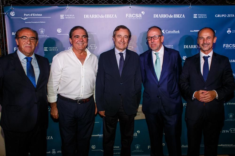 José Manuel Atiénzar, Juan Marí (presidente Club Náutico Ibiza), Joan Gual de Torrella (presidente de la Autoridad Portuaria de Balears), Joan Serra (Prensa Ibérica) y Sebastian J. Oliver (gerente de Diario de Ibiza).