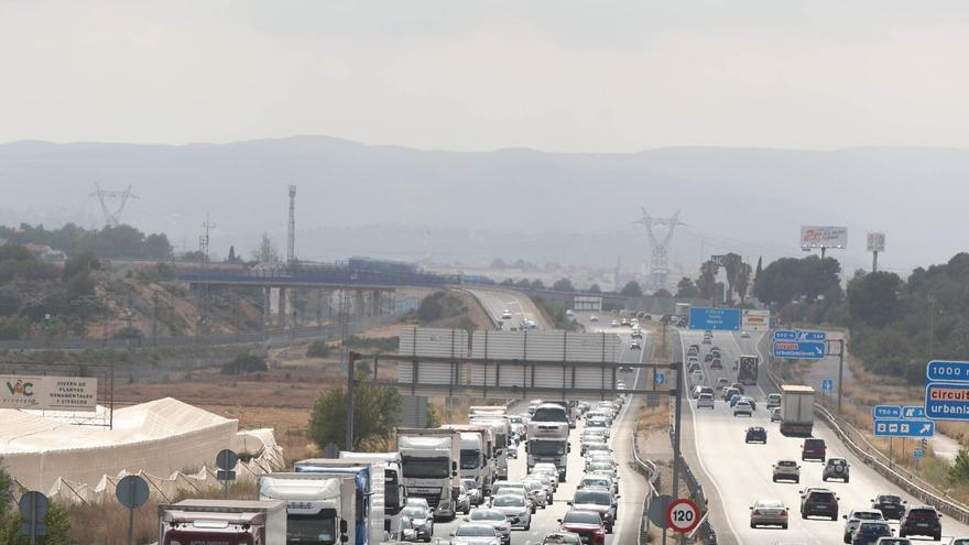 Operación salida: casi un millón de desplazamientos en las carreteras valencianas