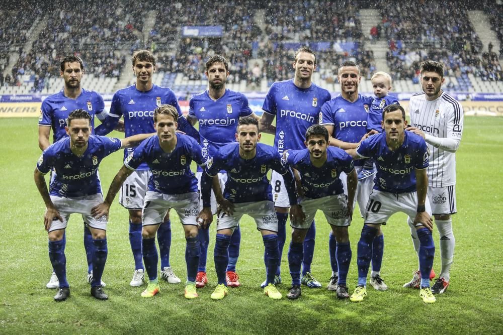 El partido entre el Real Oviedo y el Levante, en imágenes