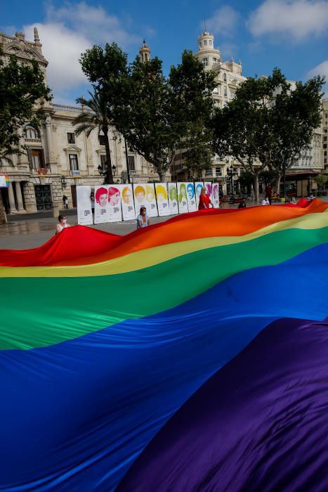 Lambda cierra en València el proyecto "Km por la diversidad y los derechos de las mujeres LTB"