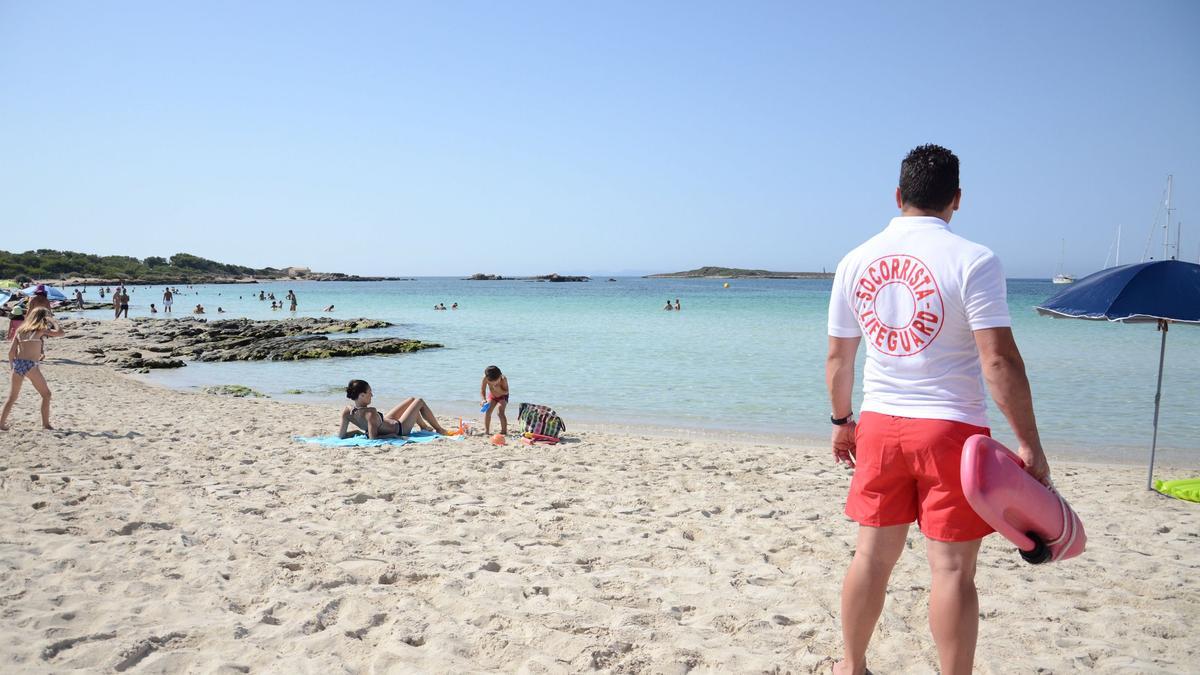 Una imagen de la playa de es Dolç, uno de los arenales naturales con servicios del municipio de ses Salines.