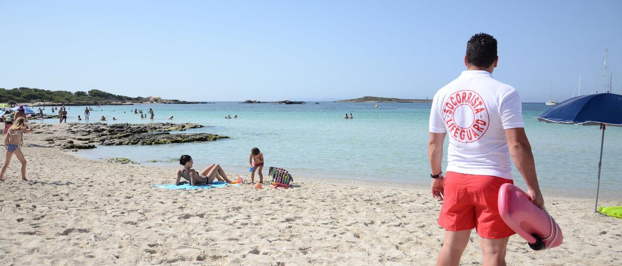 Una imagen de la playa de es Dolç, uno de los arenales naturales con servicios del municipio de ses Salines.