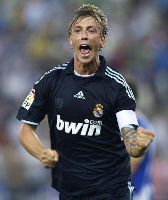 43.- Guti – 458 partidos – 10 expulsiones