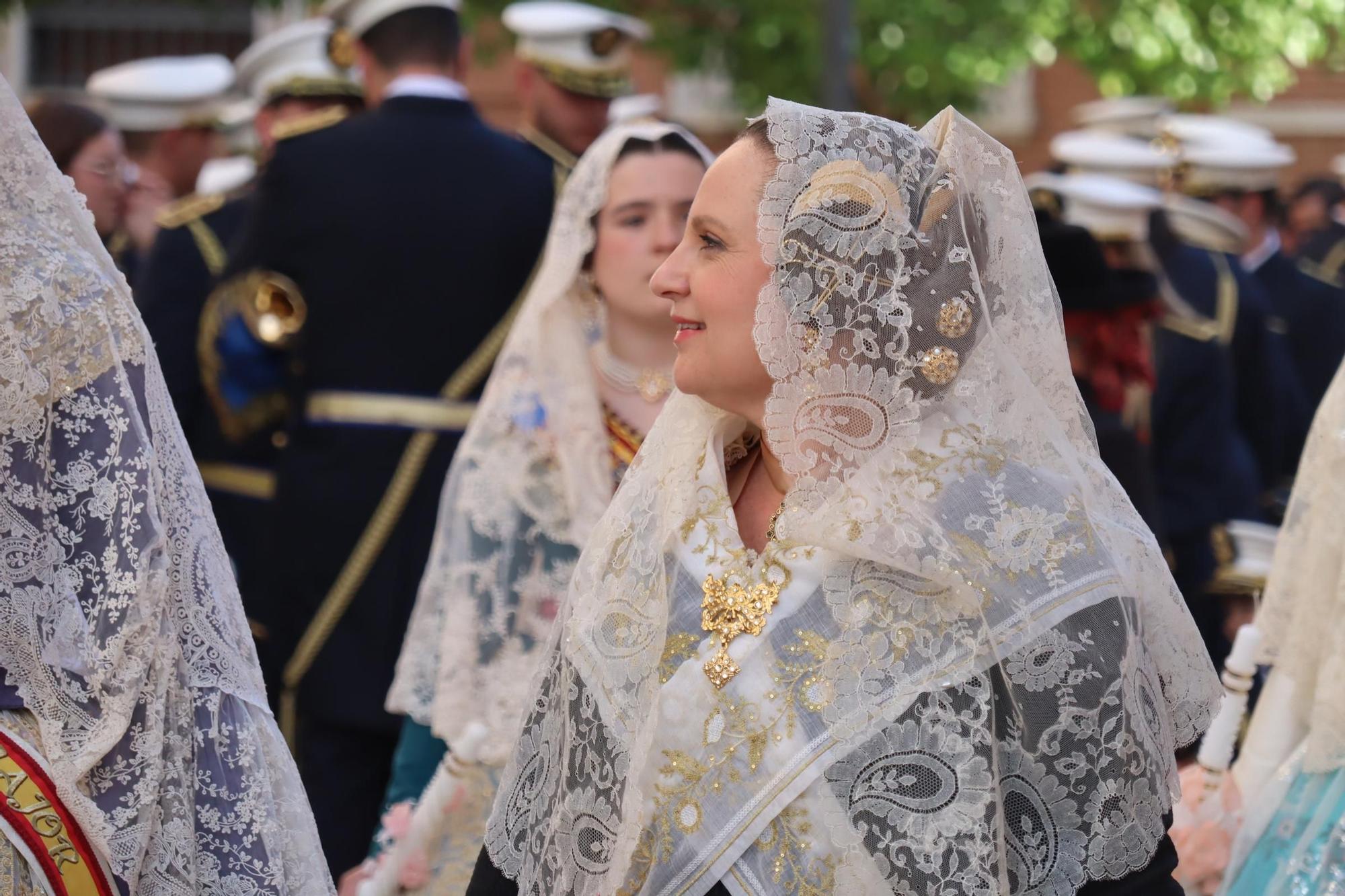 Comisiones de falla en la Procesión de la Virgen (2/5)