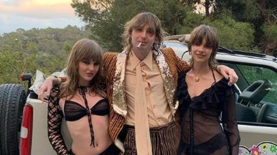 Victoria de Angelis, de Maneskin, disfruta de Ibiza con su nueva pareja