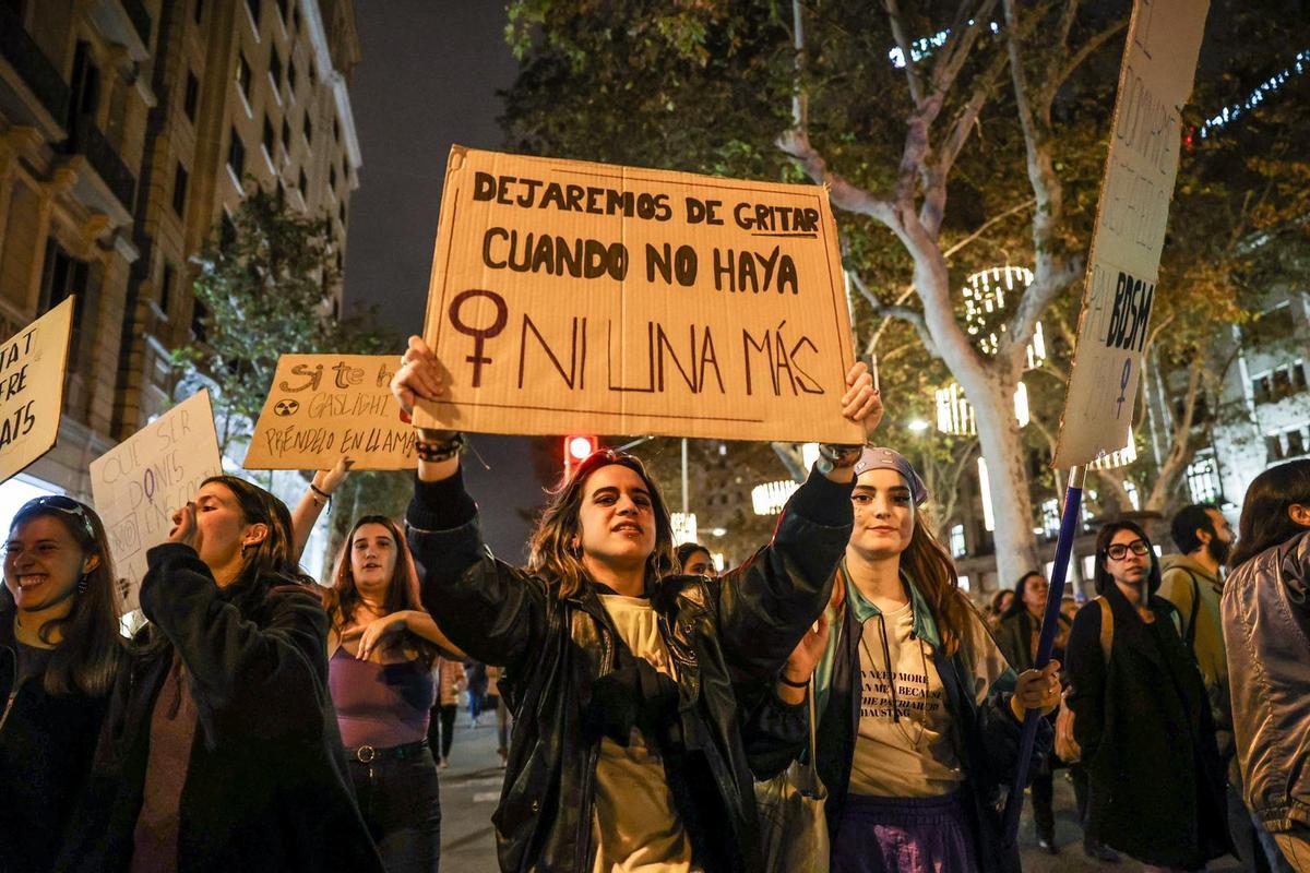 25N, Barcelona clama NO a la violencia hacia las mujeres