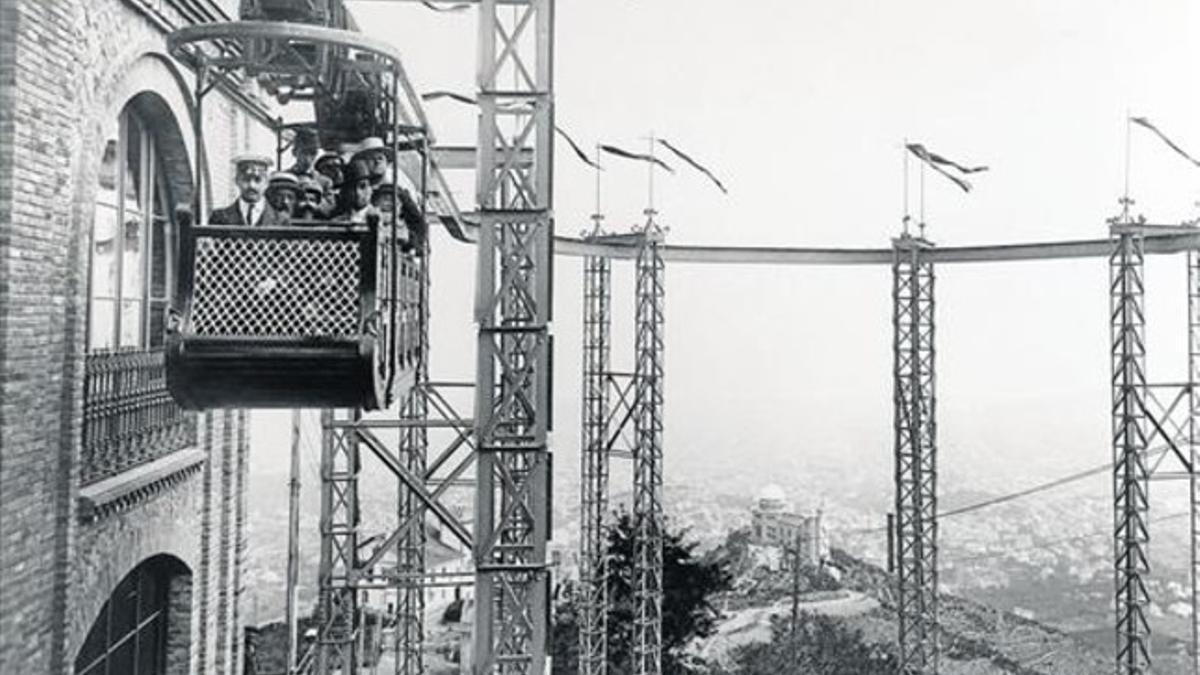 El estreno 8 Imagen del viaje inaugural del ferrocarril aéreo, el 22 de mayo de 1915.