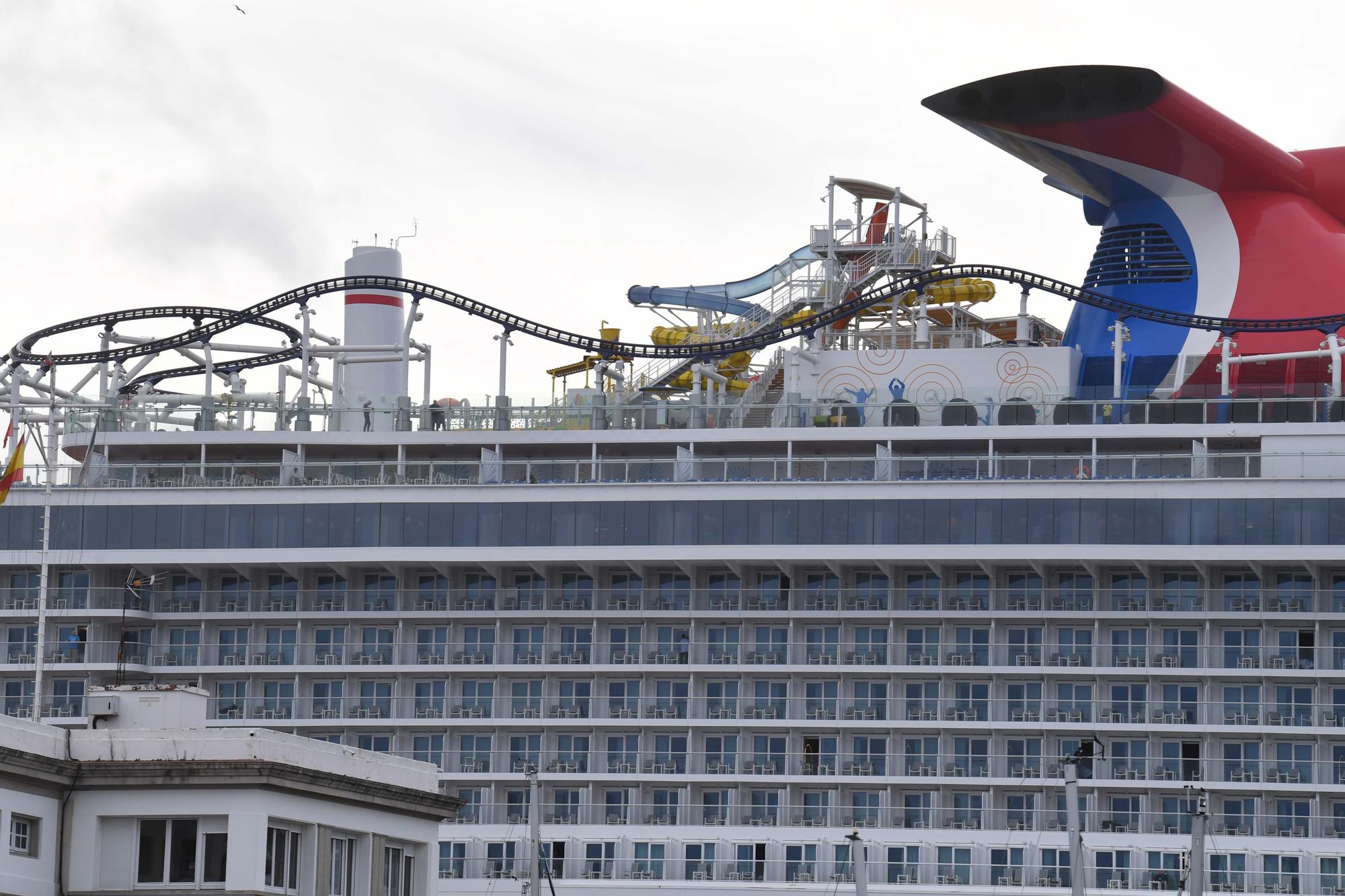 El crucero 'Carnival Celebration' hace su primera escala en A Coruña