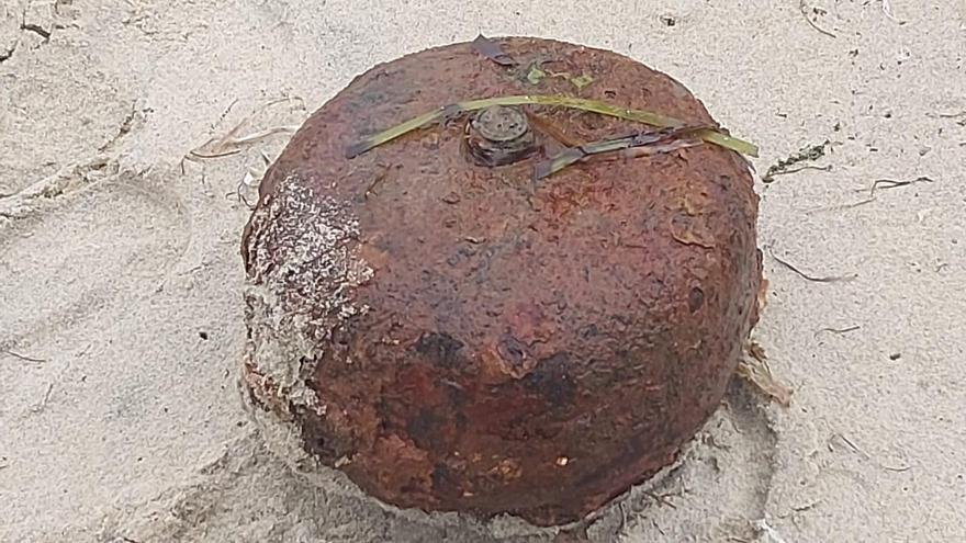 Una falsa «mina explosiva» causa alarma en la playa de A Xunqueira